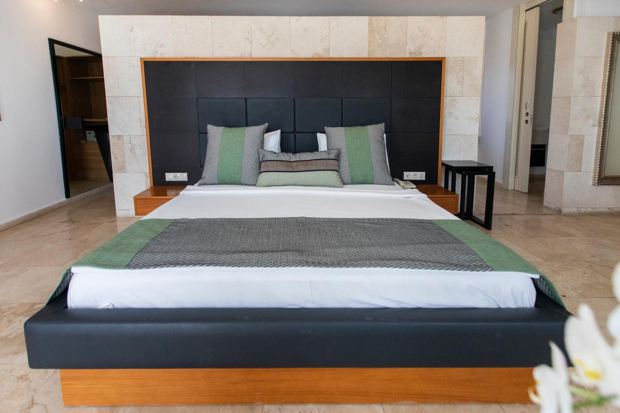 Manastir Hotel & Suites Bodrum Exteriör bild